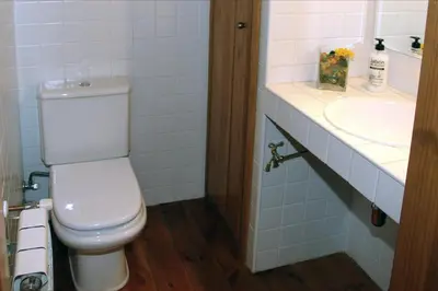 Un baño de Bagergue casa aranesa