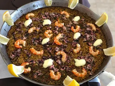 Comida en o cerca de este camping