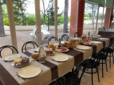 Comida en o cerca de este camping