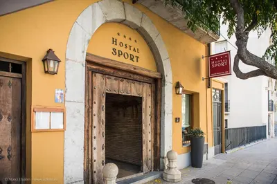 Fachada o entrada de Hotel-Hostal Sport
