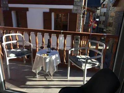 Un restaurante o sitio para comer en UP BENASQUE FLOR de NIEVE
