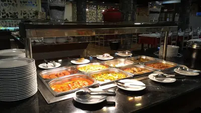 Comida en o cerca de este hotel