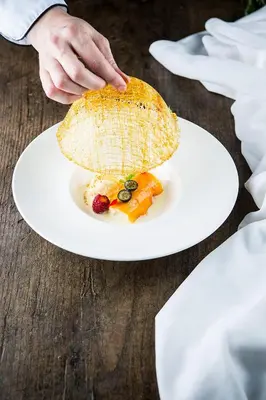 Comida en o cerca de este hotel