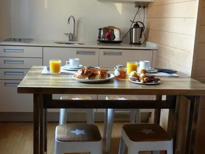 Comida en o cerca de este apartahotel