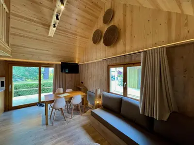 Una televisión o centro de entretenimiento en Camping Prades Park