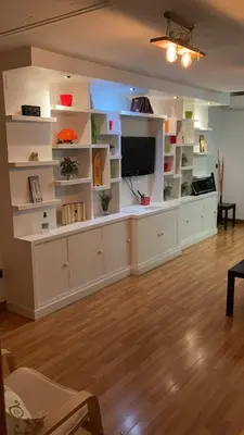 Una televisión o centro de entretenimiento en Carol's home