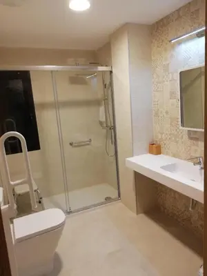 Un baño de El Capricho de Arguis