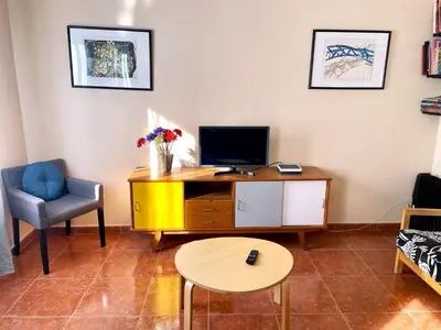 Una televisión o centro de entretenimiento en Antequera3