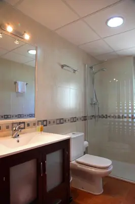 Un baño de Casas Pirineo, Ainsa
