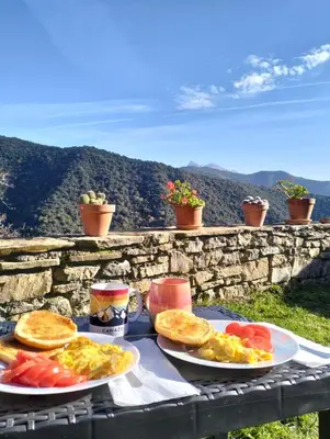 Comida en o cerca of this country house