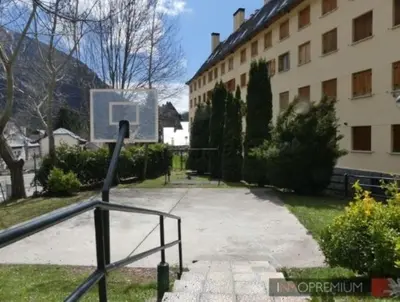 Jardín al aire libre en Apartamento Canfranc