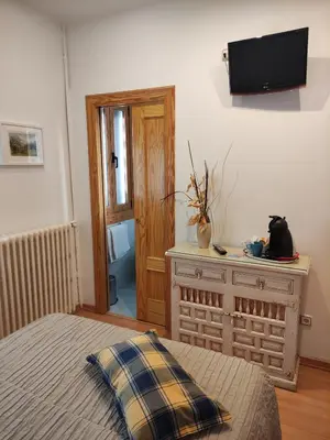 Una televisión o centro de entretenimiento en Hostal Escartín