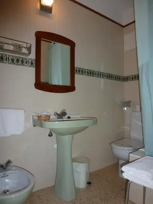 Un baño de Hotel Garona