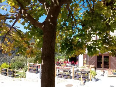 Jardín al aire libre en Hotelet de Betlan
