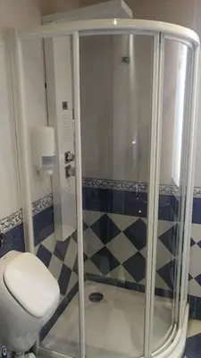 Un baño de Hostal Escarla