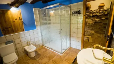 Un baño de Masia El Mirador del Tiempo