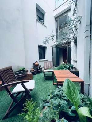 Jardín al aire libre en Hostal Crisami