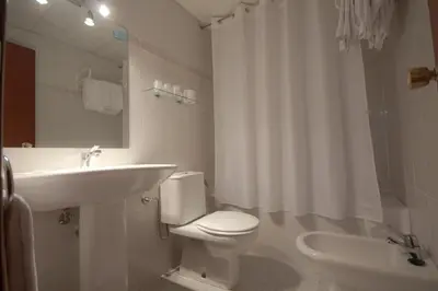 Un baño de Hotel Fornos