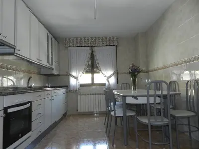 Una cocina o zona de cocina en Lagunen Etxea
