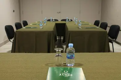 Zona business o sala de conferencias en Hotel Jardí Apartaments