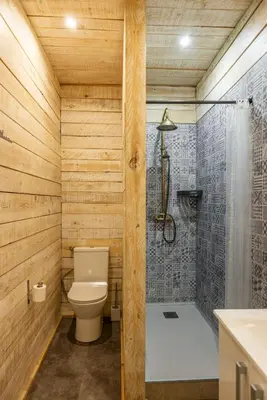 Un baño de Alberg Taull