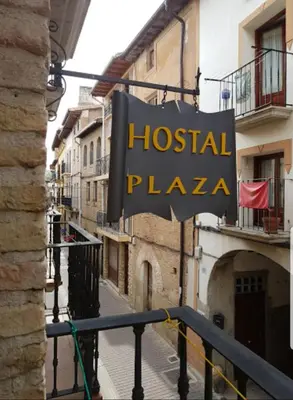Edificio en el que se encuentra el hostal o pensión