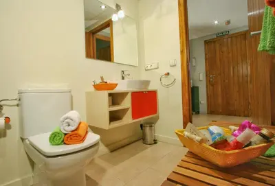 Un baño de Apartamentos Uncastillo