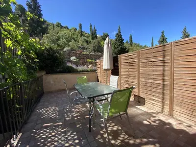 Un balcón o terraza de Apartamentos Casa Lola Beceite, terraza y barbacoa