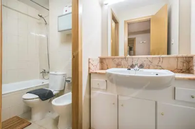 Un baño de Solneu by SeaMount Rentals