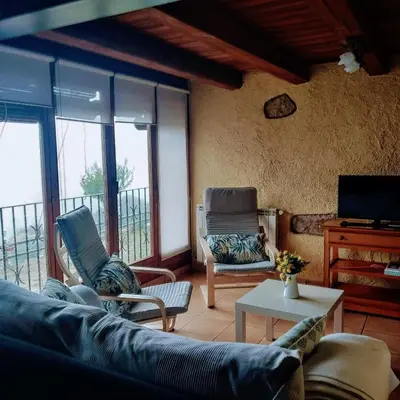 Una televisión o centro de entretenimiento en Les Cases De Borrells
