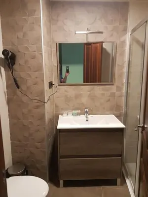 Un baño de Hostal los Esquiladores