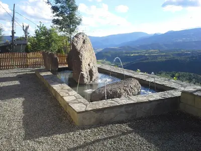 Vista general de una montaña o vista desde the country house