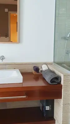 Un baño de 18 Torres Alfonso Attic