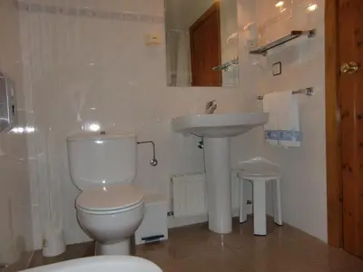 Un baño de Hotel Anaya