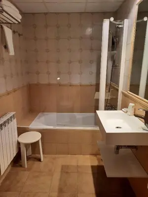 Un baño de Hotel Casa Escolano