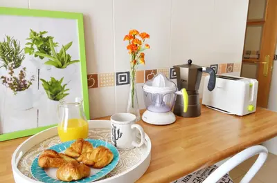Utensilios para hacer té y café en Palacio de Los Luna