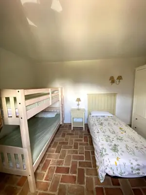 Cama o camas de una habitación en Hoz de Jaca, Casa Mas Mañanas.