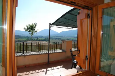 Vista general de una montaña o vista desde the country house