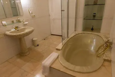 Un baño de Hotel Casa Ceremines