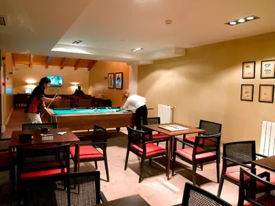 Mesa de billar en Apartamentos HG Cerler