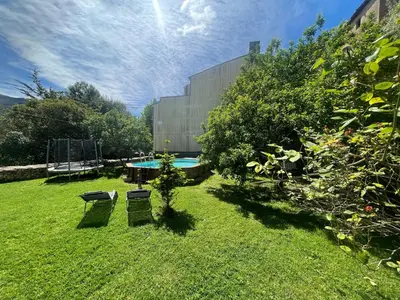 Jardín al aire libre en Ca L'Esquelleta casa rural by El Secret de la Conca