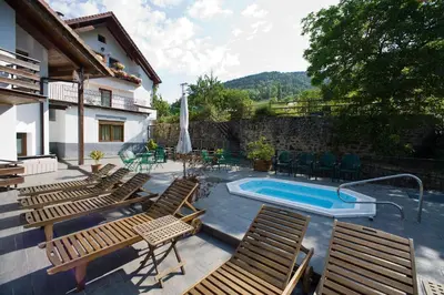Piscina en o cerca de Hostal Rural Salazar