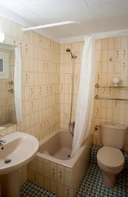 Un baño de El 3 del Holandés