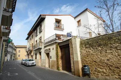 El barrio de los alrededores o un barrio cerca de este albergue