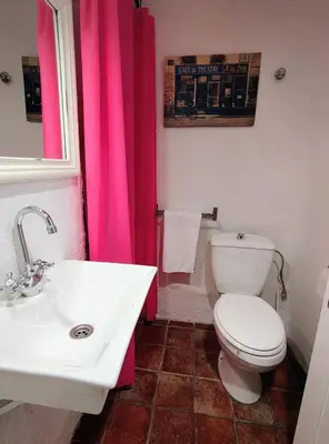 Un baño de Casa Rural CAL ROCCO Porta del Pirineu