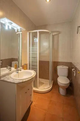 Un baño de Casas Santos y Tolta