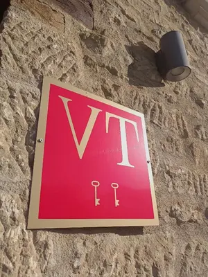 Certificado, premio, señal o documento que está expuesto en Ronda del Castillo