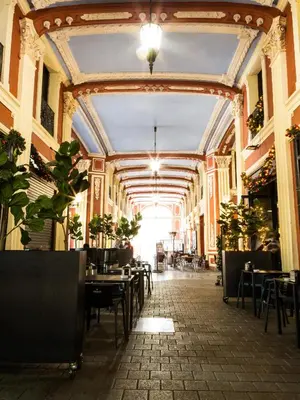 Un restaurante o sitio para comer en FANTASTICA BUHARDILLA PZ. PILAR