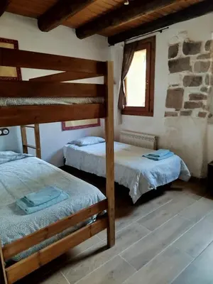 Cama o camas de una habitación en MARILLUNA aixoplucrural