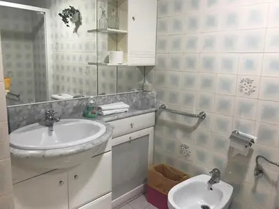 Un baño de Alojamientos Iruña